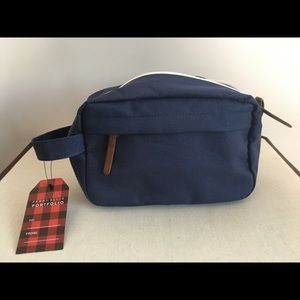 Perry Ellis Portfolio Travel Kit (Navy)